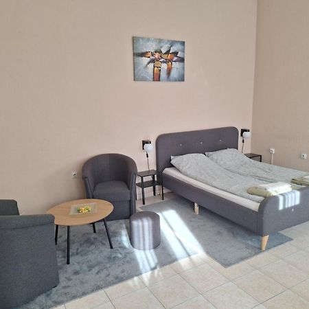 Mainstreet Apartman ซูโบติกา ภายนอก รูปภาพ